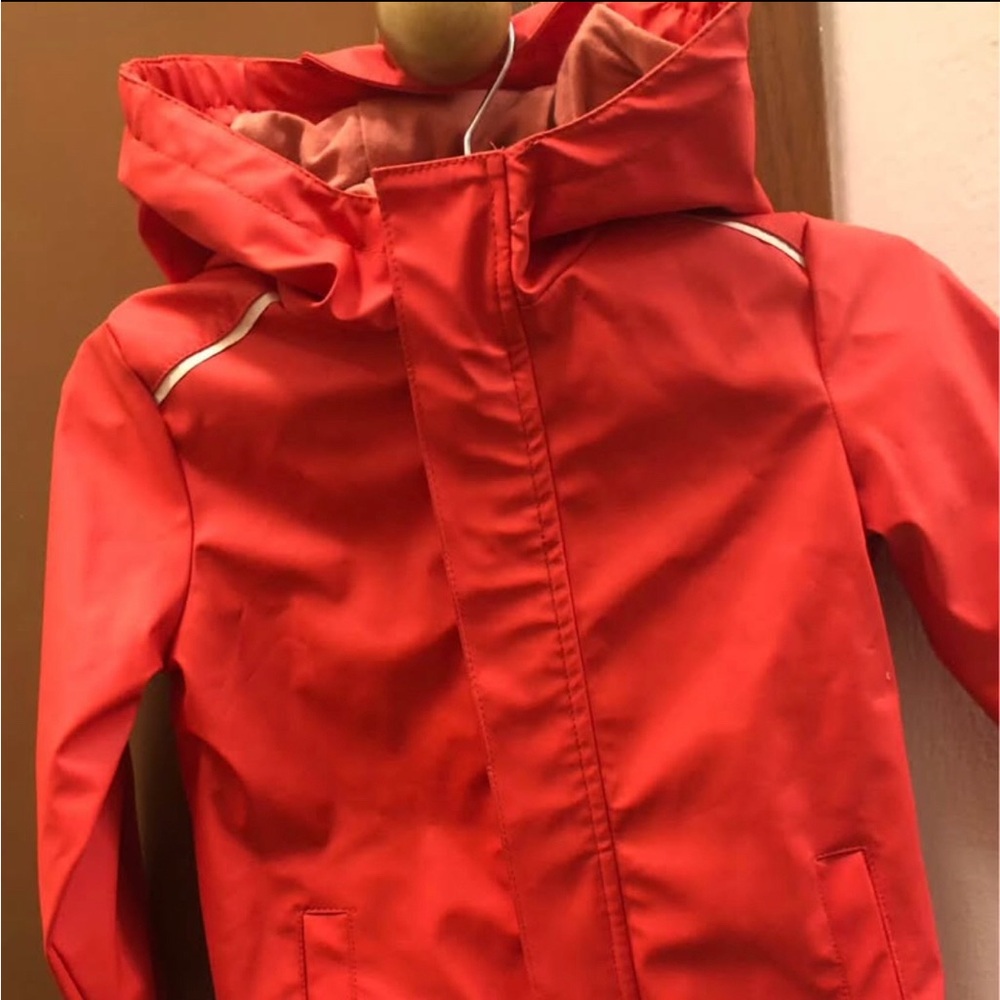 Great New w/o tags, Never Worn, Red Raincoat, Toddler 3T, Cat and Jack.